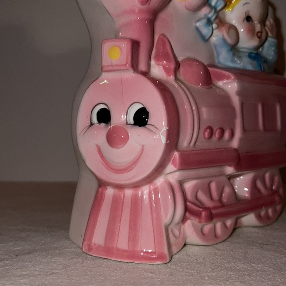 Anthropomorphic Nursey Planter - Picture 5 of 6